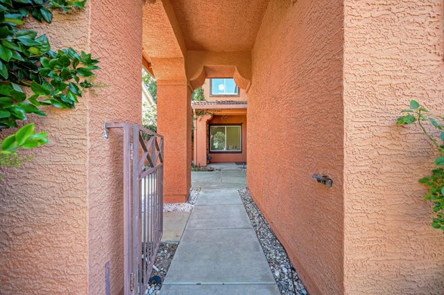 2701 Catalina Dr, Rocklin, CA 95765