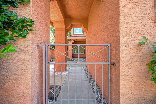 2701 Catalina Dr, Rocklin, CA 95765