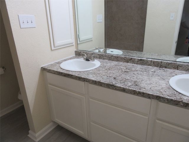 1345 Roan Drive, Lancaster, TX 75134