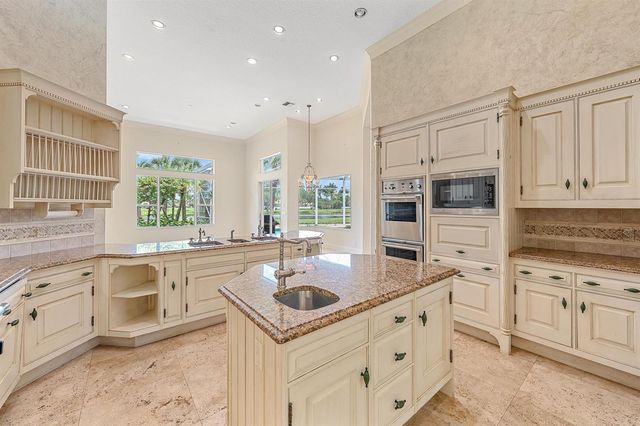 10246 Heronwood Lane, West Palm Beach, FL 33412