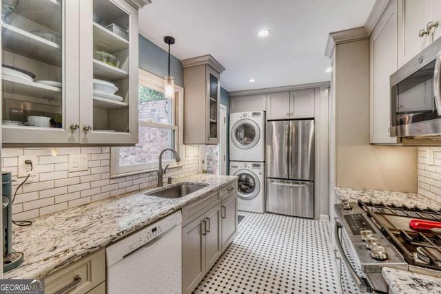 2396 Leafgate Road, Decatur, GA 30033