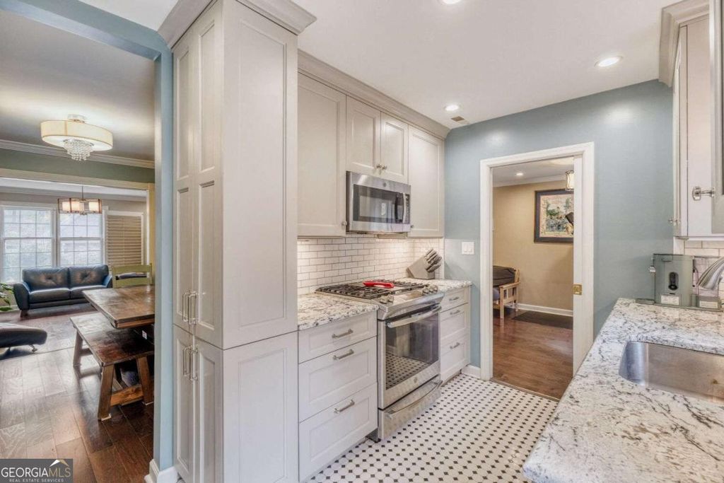 2396 Leafgate Road, Decatur, GA 30033