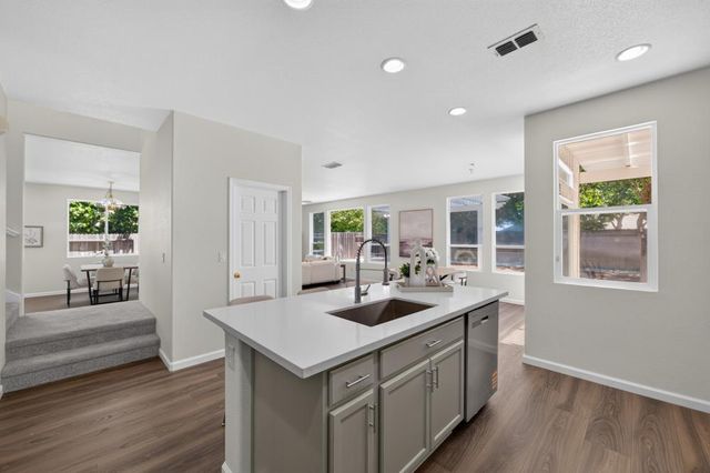 5148 Gorham Way, Sacramento, CA 95835