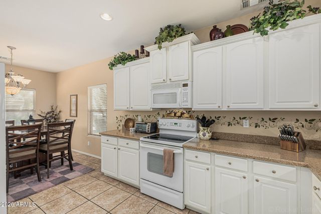 186 W DESERT VISTA Trail, San Tan Valley, AZ 85143