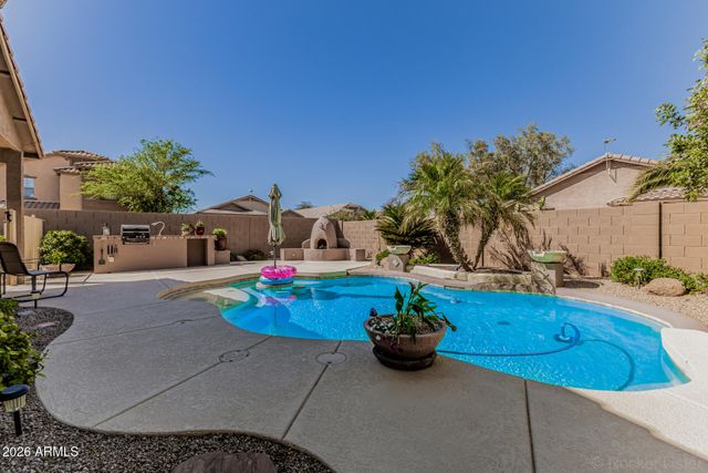 186 W DESERT VISTA Trail, San Tan Valley, AZ 85143
