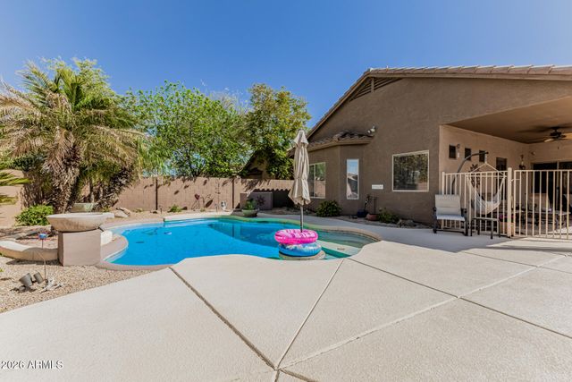 186 W DESERT VISTA Trail, San Tan Valley, AZ 85143