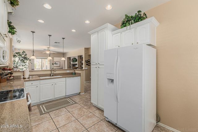 186 W DESERT VISTA Trail, San Tan Valley, AZ 85143