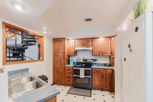 175 Oak Circle, Goreville, IL 62939