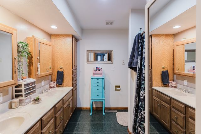 175 Oak Circle, Goreville, IL 62939