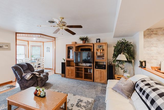 175 Oak Circle, Goreville, IL 62939