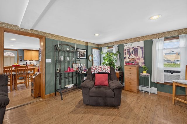 117 Bridge St, Fairhaven, MA 02719