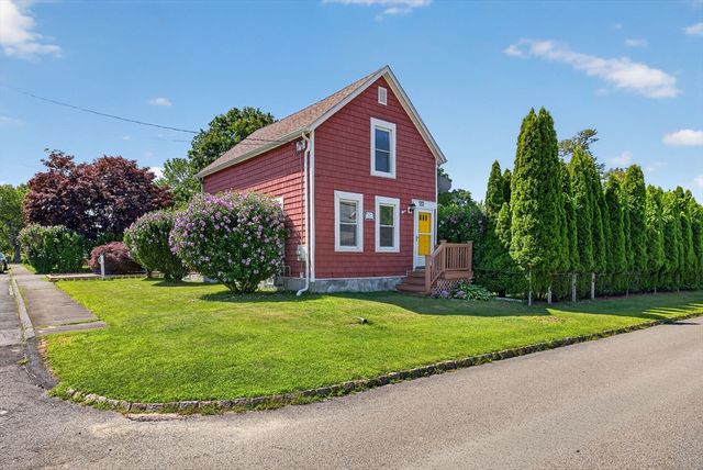 117 Bridge St, Fairhaven, MA 02719