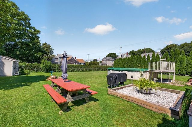 117 Bridge St, Fairhaven, MA 02719