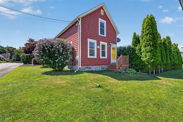117 Bridge St, Fairhaven, MA 02719