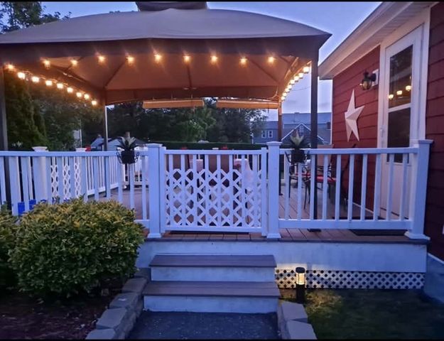 117 Bridge St, Fairhaven, MA 02719