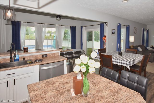1251 Winter Fern Avenue, Akron, OH 44312