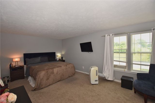 1251 Winter Fern Avenue, Akron, OH 44312