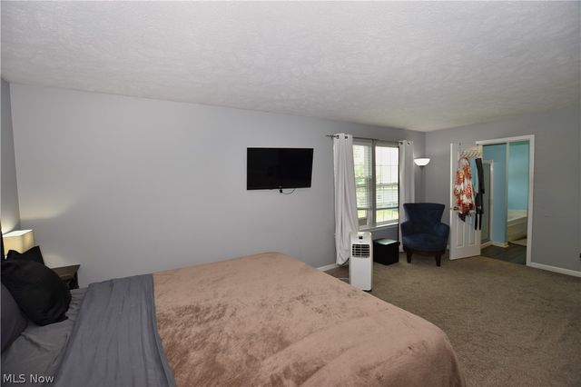 1251 Winter Fern Avenue, Akron, OH 44312