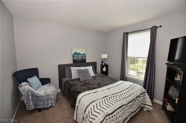 1251 Winter Fern Avenue, Akron, OH 44312