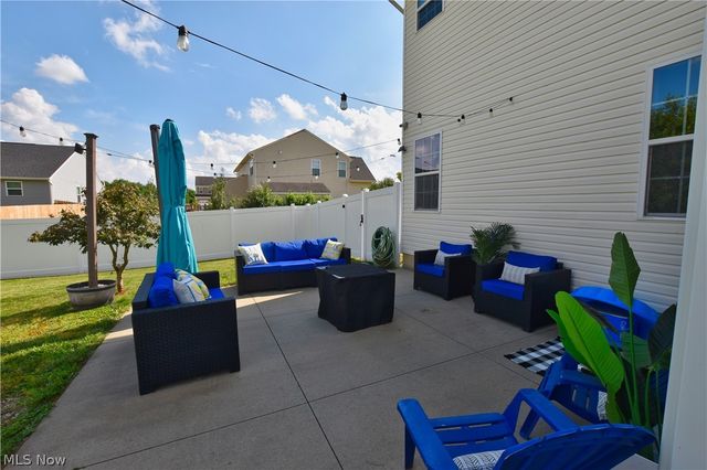 1251 Winter Fern Avenue, Akron, OH 44312