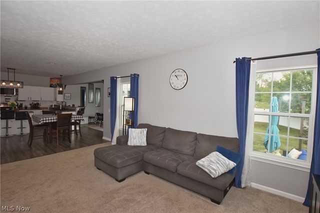 1251 Winter Fern Avenue, Akron, OH 44312