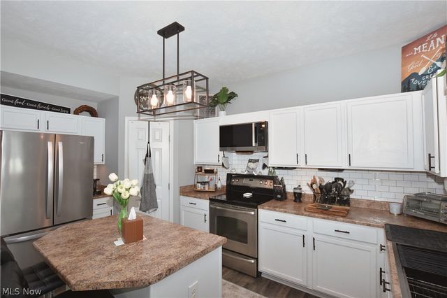 1251 Winter Fern Avenue, Akron, OH 44312