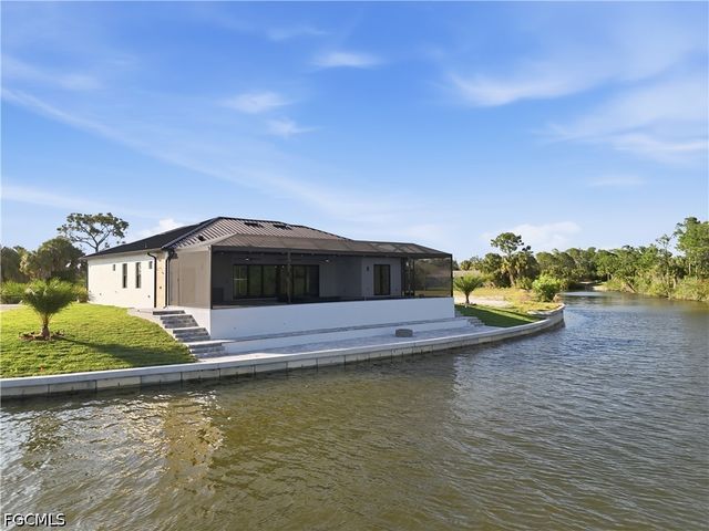 2301 NW 32nd PL, Cape Coral, FL 33993