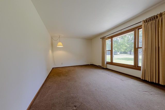 4168 N Lunar Drive, Janesville, WI 53546