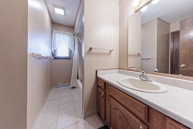 4168 N Lunar Drive, Janesville, WI 53546