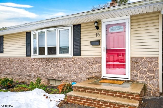 13 Yates Dr, East Brunswick Twp., NJ 08816