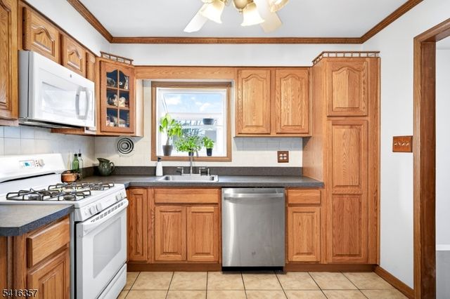 13 Yates Dr, East Brunswick Twp., NJ 08816