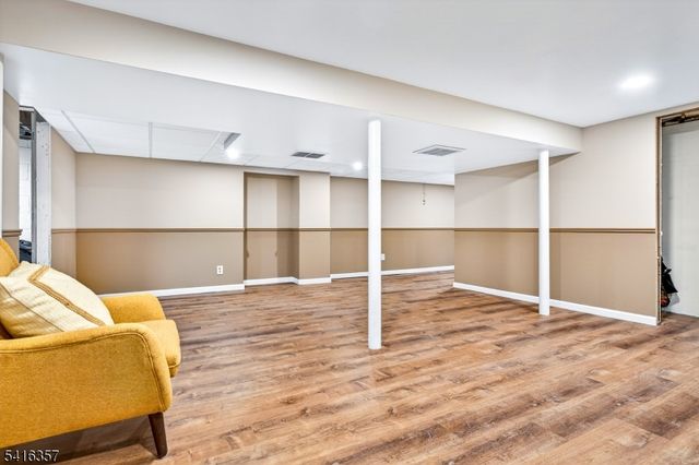 13 Yates Dr, East Brunswick Twp., NJ 08816