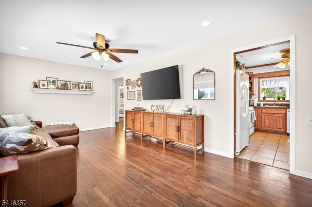 13 Yates Dr, East Brunswick Twp., NJ 08816