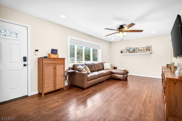 13 Yates Dr, East Brunswick Twp., NJ 08816