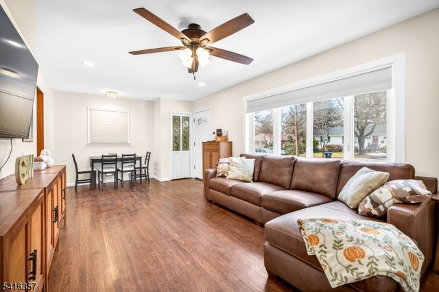 13 Yates Dr, East Brunswick Twp., NJ 08816