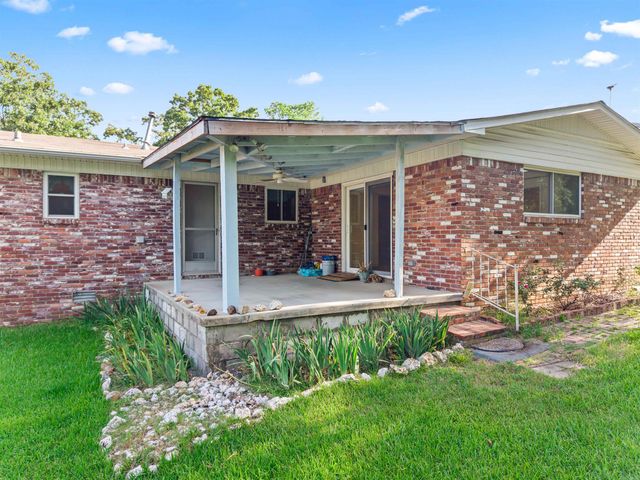 417 Lakeshore Drive, Hot Springs, AR 71913
