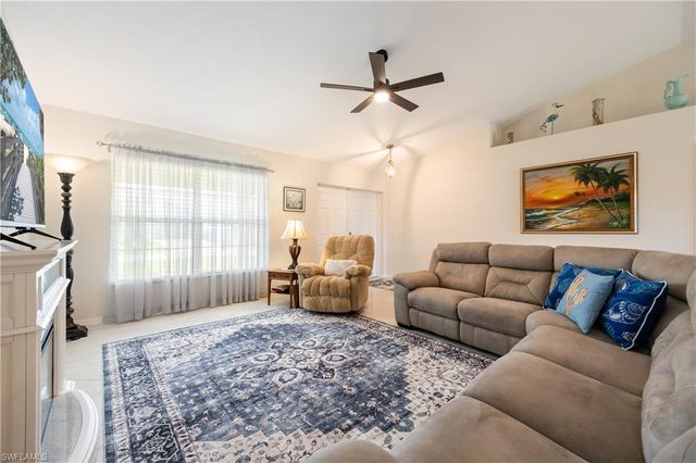 324 SW 21st TER, Cape Coral, FL 33991