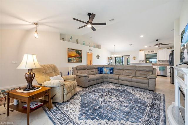 324 SW 21st TER, Cape Coral, FL 33991