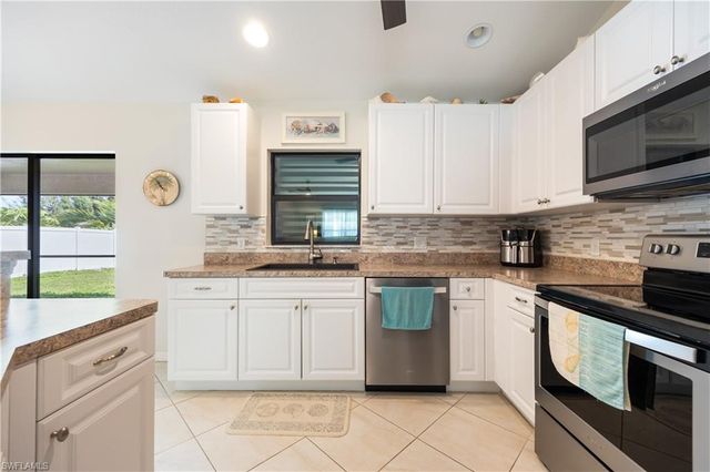 324 SW 21st TER, Cape Coral, FL 33991