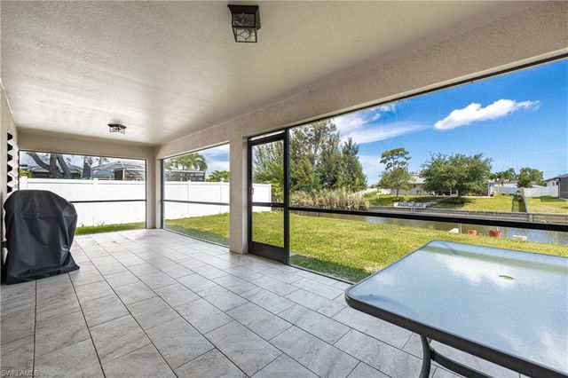 324 SW 21st TER, Cape Coral, FL 33991
