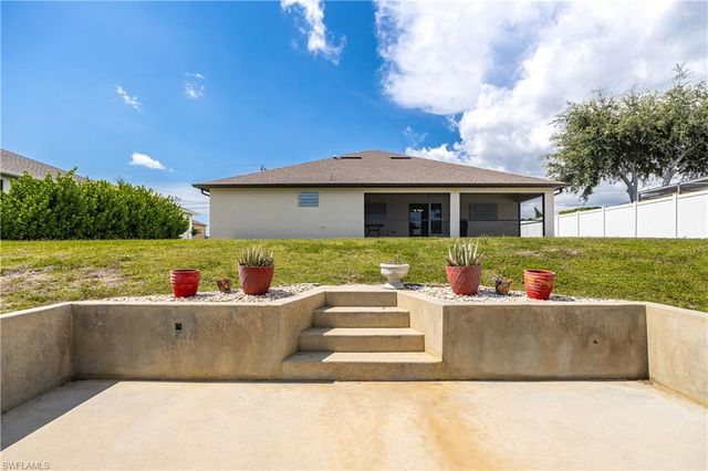 324 SW 21st TER, Cape Coral, FL 33991