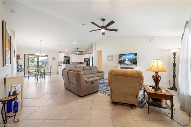 324 SW 21st TER, Cape Coral, FL 33991