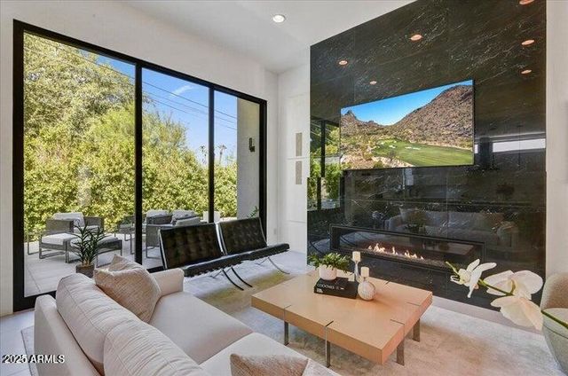 100 W NORTHERN Avenue 1, Phoenix, AZ 85021