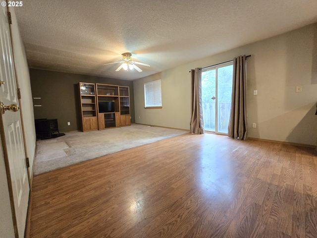 14154 Se BUSH St, Portland, OR 97236