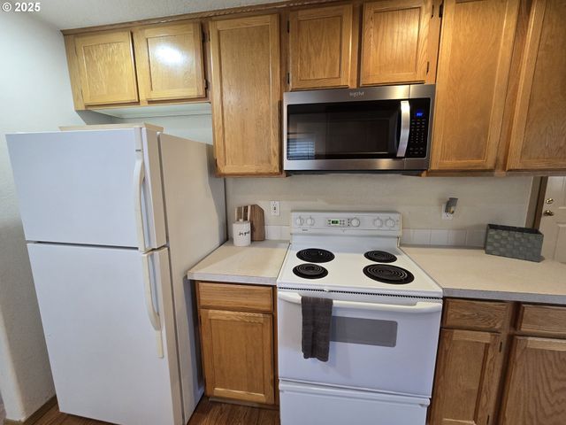 14154 Se BUSH St, Portland, OR 97236