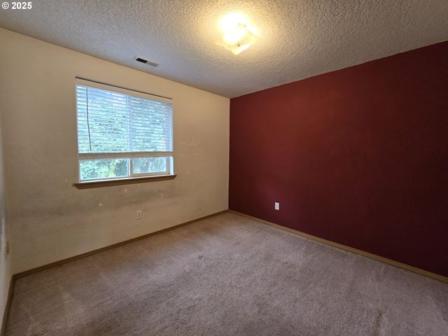 14154 Se BUSH St, Portland, OR 97236