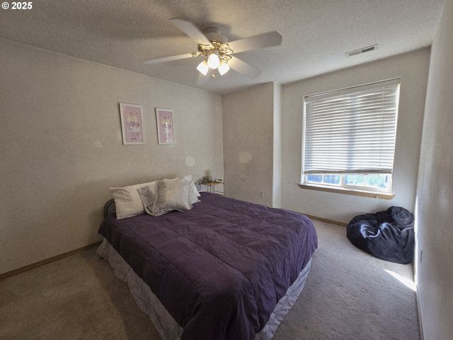 14154 Se BUSH St, Portland, OR 97236