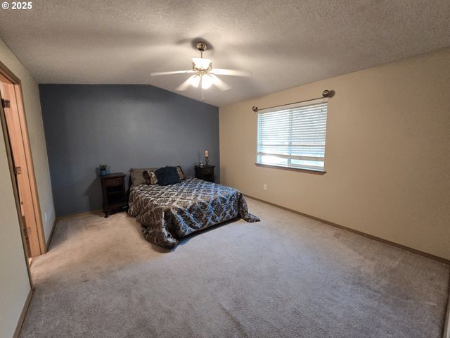 14154 Se BUSH St, Portland, OR 97236