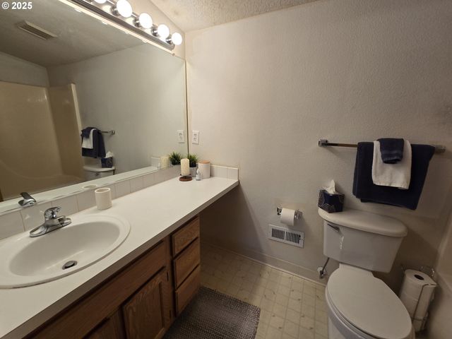 14154 Se BUSH St, Portland, OR 97236