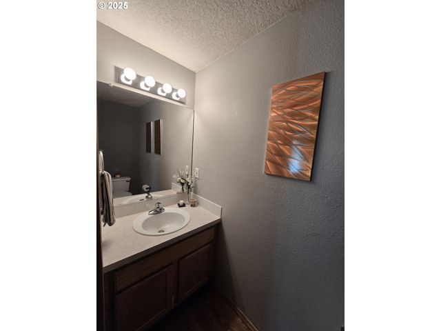 14154 Se BUSH St, Portland, OR 97236